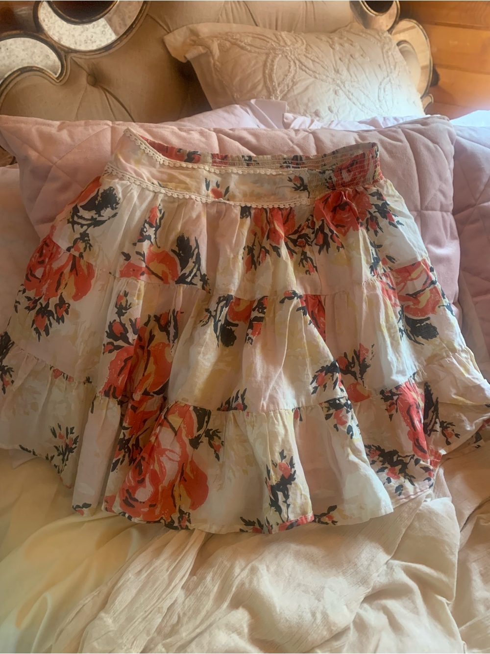 Kimchi Blue Floral Tiered Skirt in White and Coral